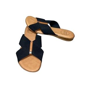 Andre Assous Nani sandals Round-toe slip-on crisscross sandals Size 7
